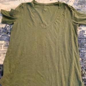 Lululemon V Neck Love T-shirt Size 6 Olive Green